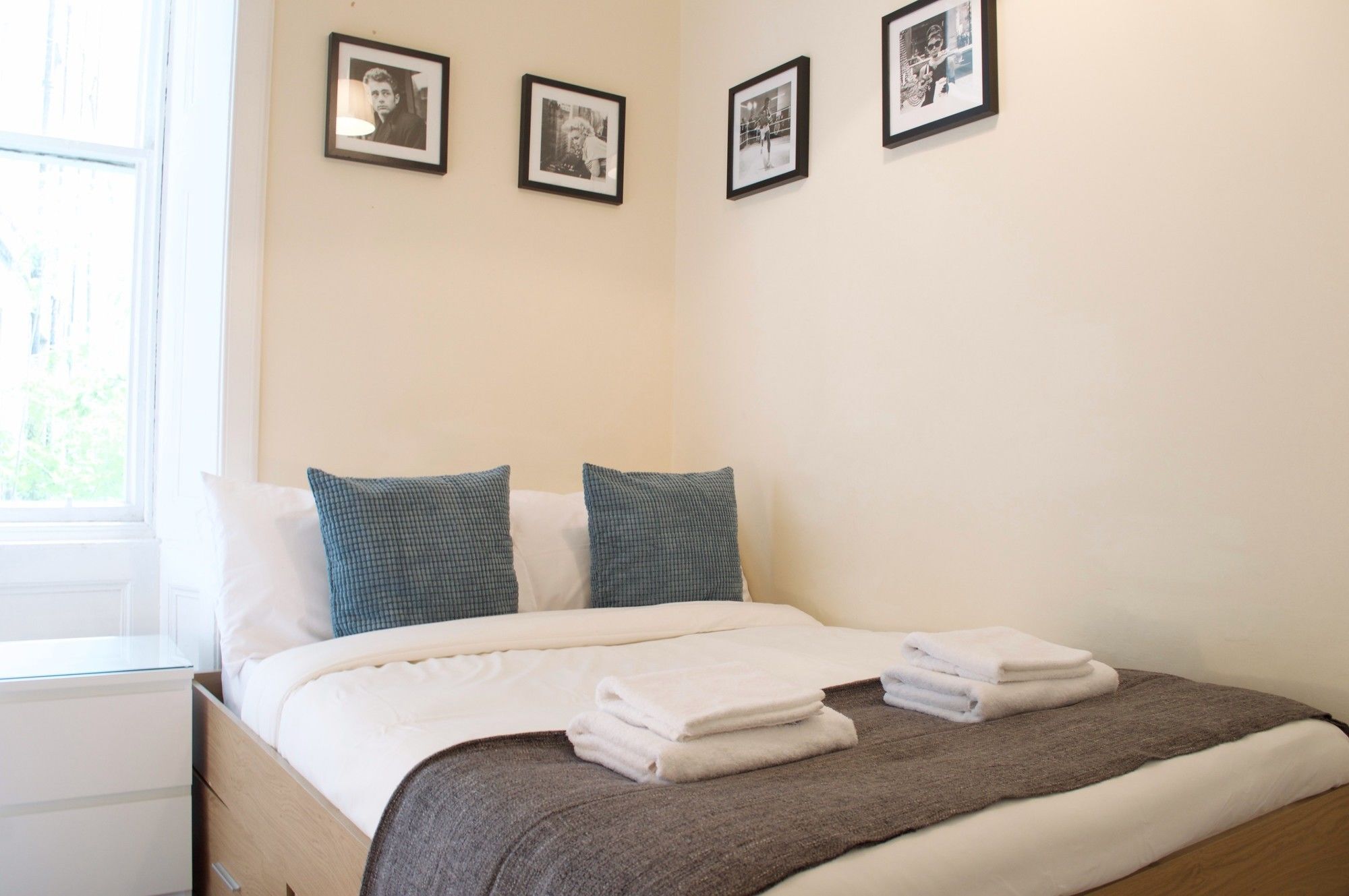 3 Bedroom Apartment Accommodates 8 에든버러 외부 사진