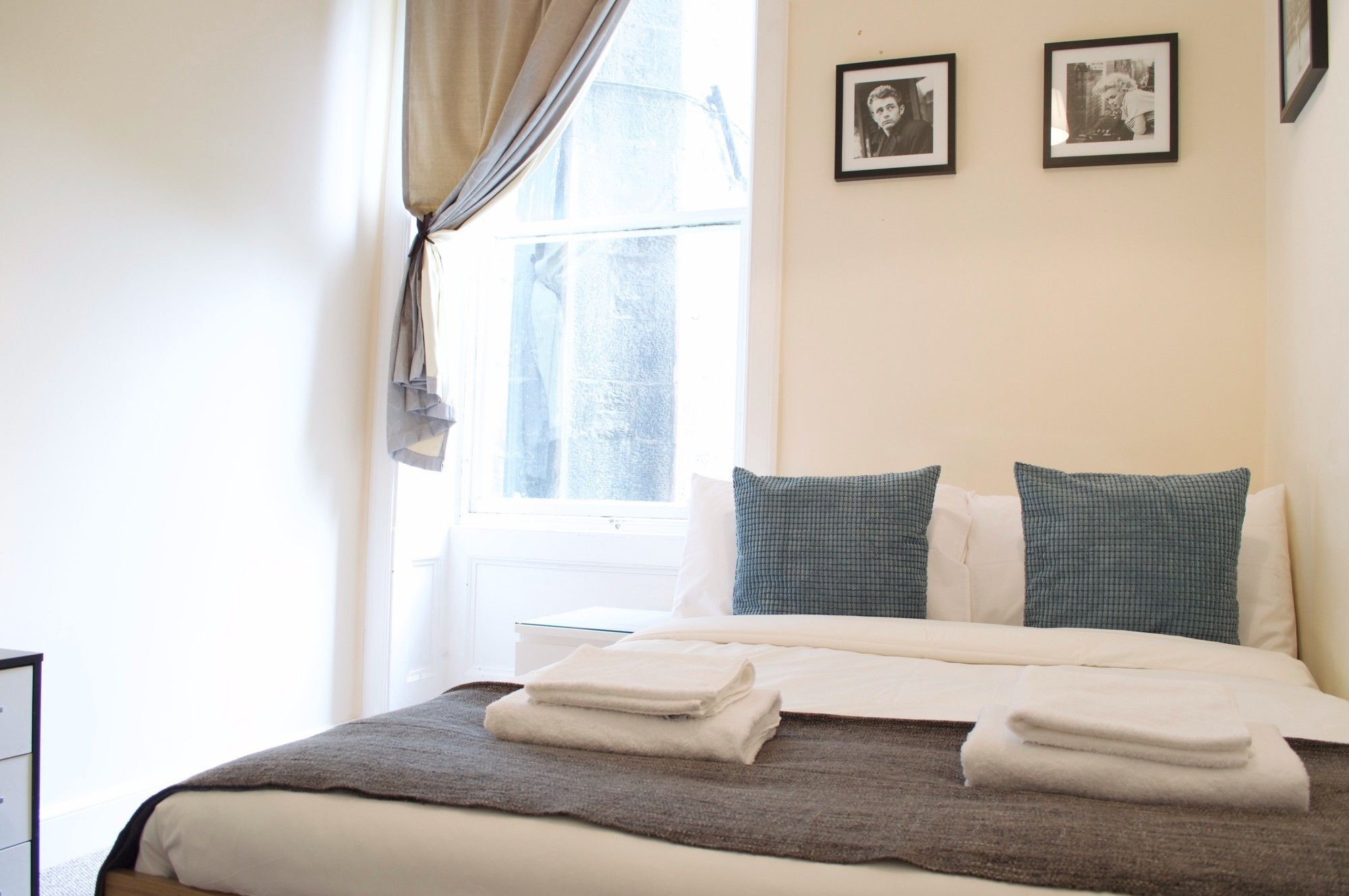 3 Bedroom Apartment Accommodates 8 에든버러 외부 사진